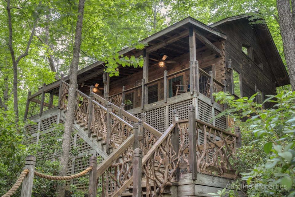This property also features a seperate cabin