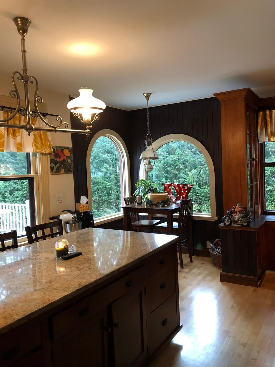 Large kitchen with large island. Gas stove, gas griddle and ice maker