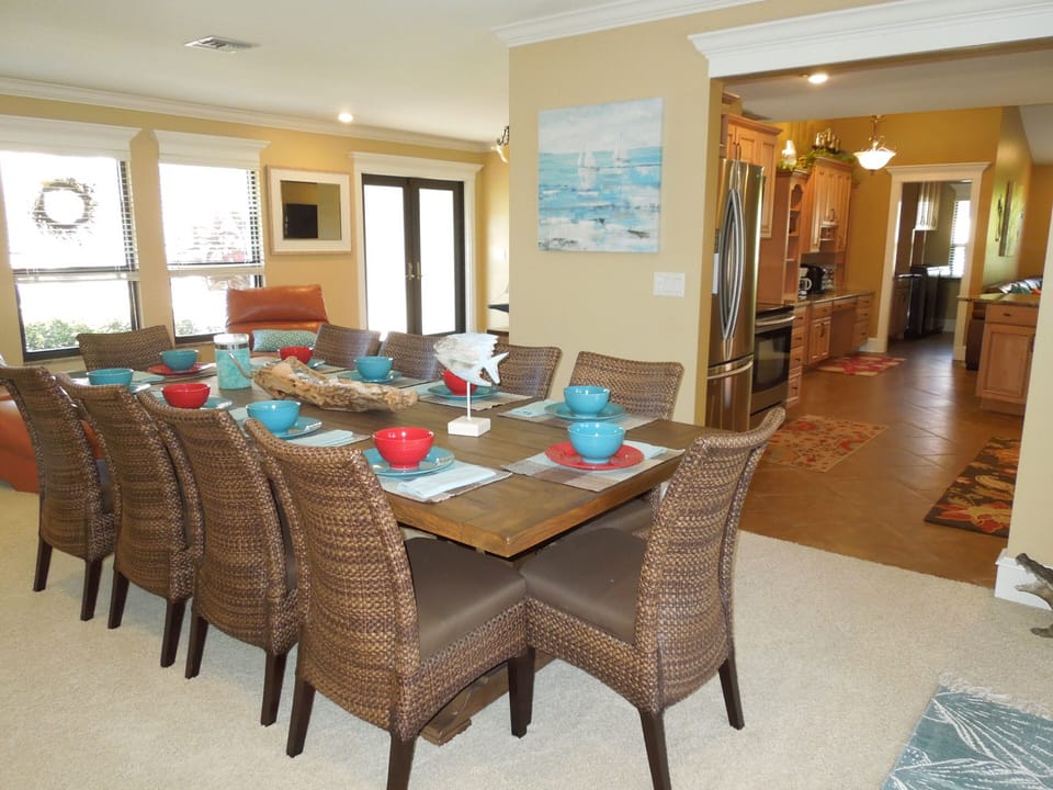 Dining room off kitchen
