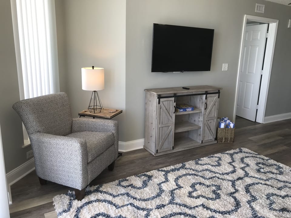 Family room with new 49" Roku tv