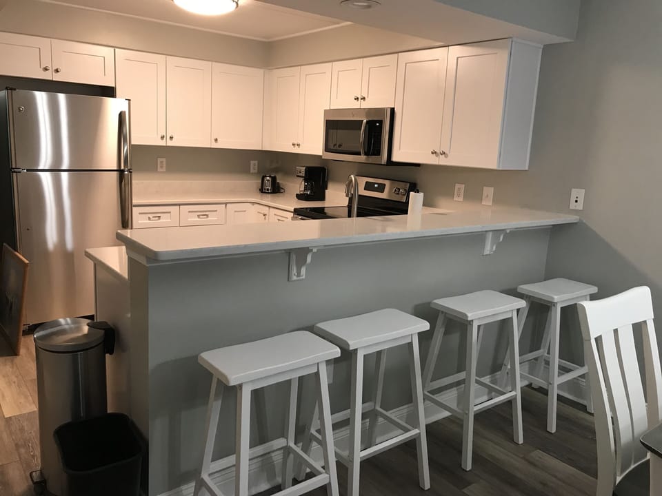 Bar seating for 4