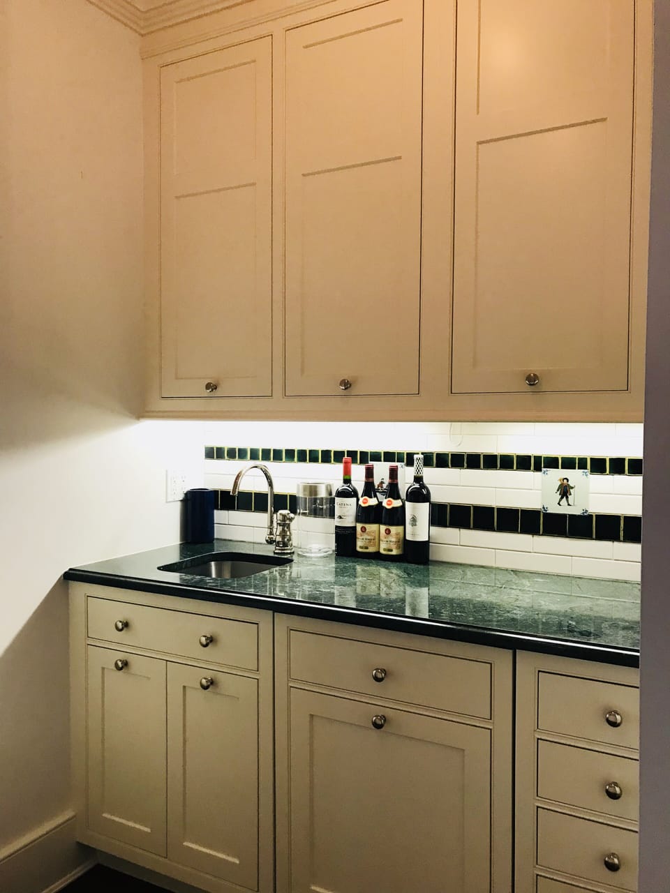 Butler/wet bar with 2nd dishwasher 