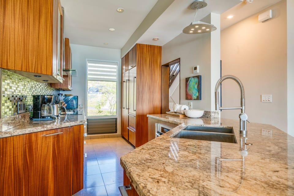 Full size appliances and custom cabinetry.