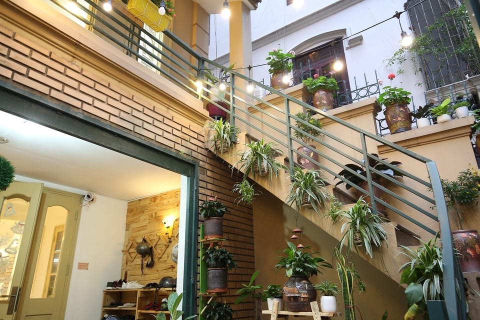 Minimalism Home/Balcony / Free Breakfast