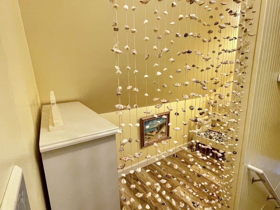 Alcove, Second Floor