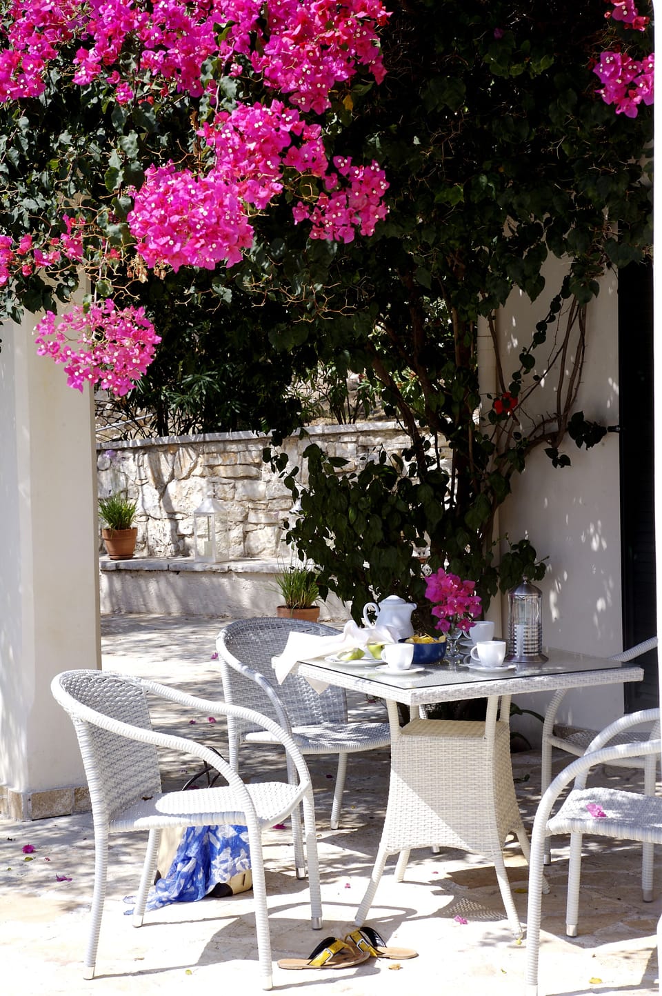 breakfast table