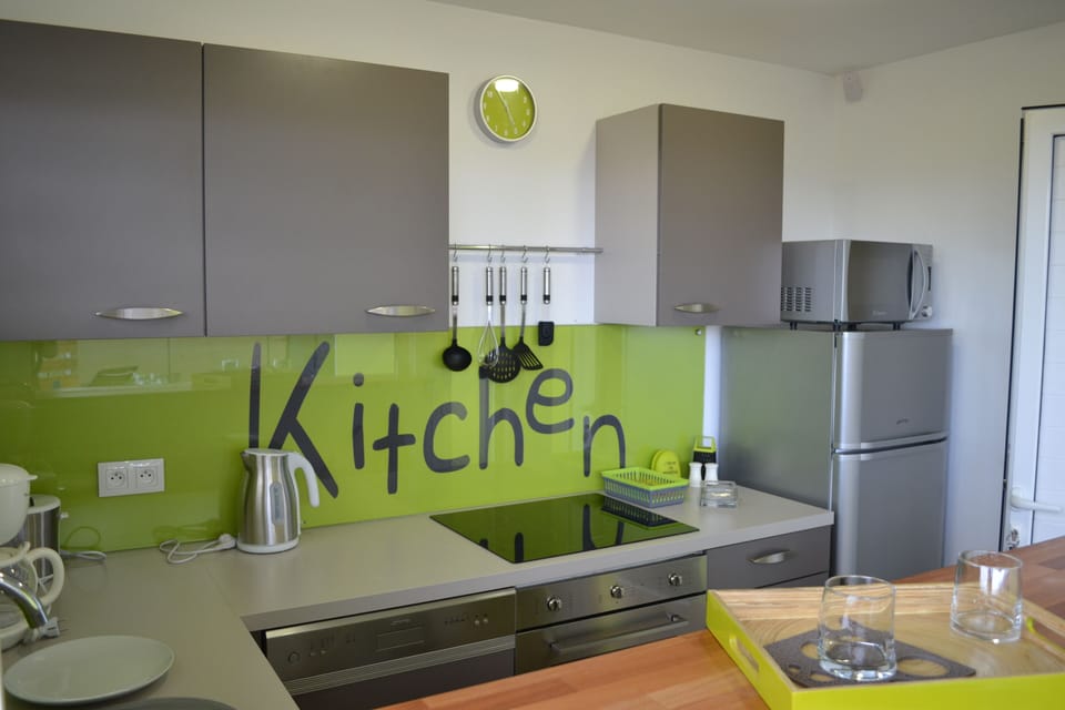 Anaïs villa independent kitchen with A+ energy rating (all new)