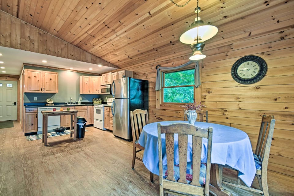 Kitchen | Cooking Basics | Coffee Maker | Paper Towels/Trash Bags Provided