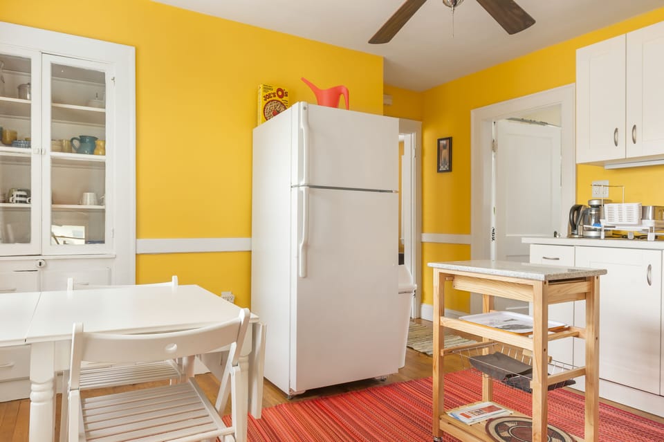Fully equipped kitchen.