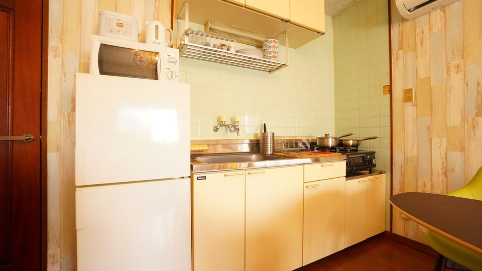 Room [C] - Tomato Takayama Station