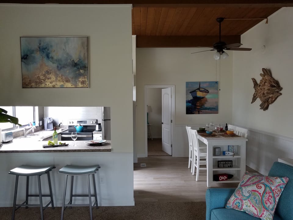 Upstairs kitchen/dinete
