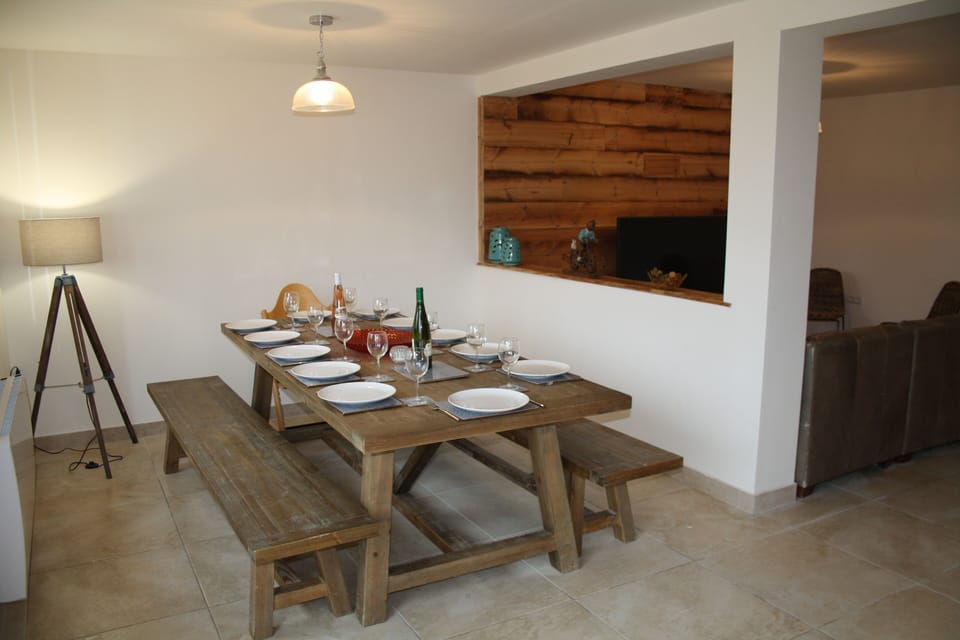 The open plan dining area