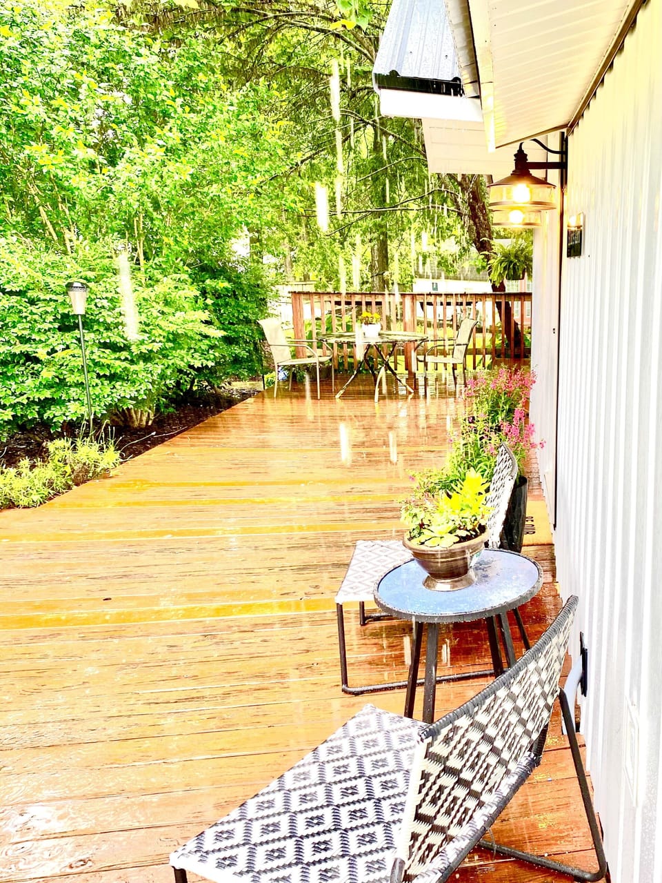 Outdoor dining