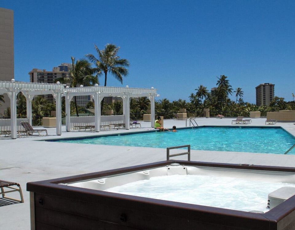 Pool & Jacuzzi Deck (7AM-11PM) 