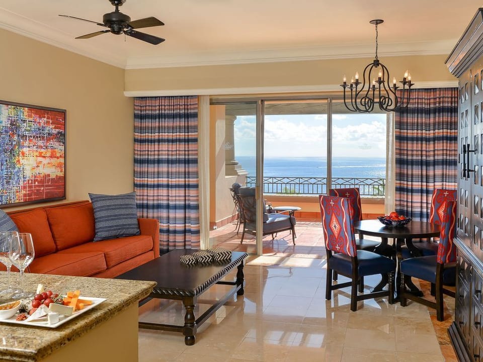 1 bedroom common area