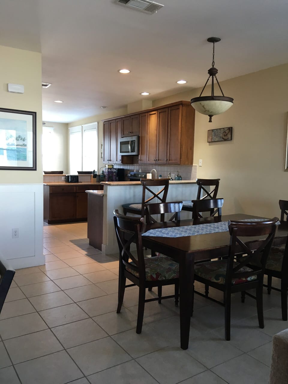Looking from living room towards kitchen 