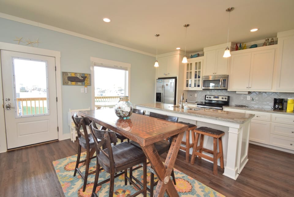 table plus for at the counter top bar