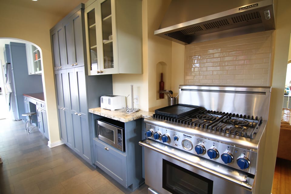 A gourmet range is the queen of the kitchen.