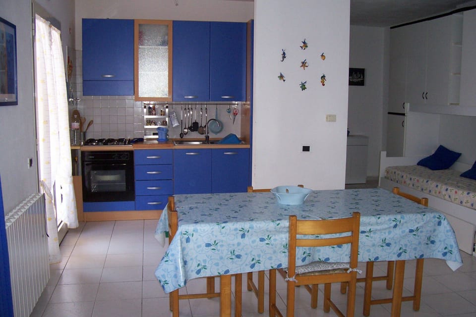 The kitchen and living room 