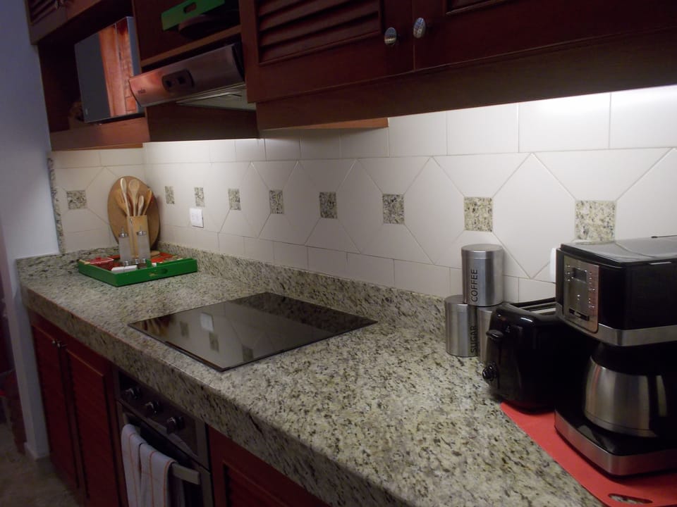 Full kitchen with all the appliance.
