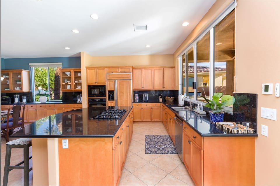 Kitchen with tons of counter space