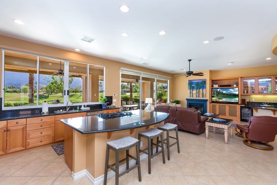 Kitchen Island with stools