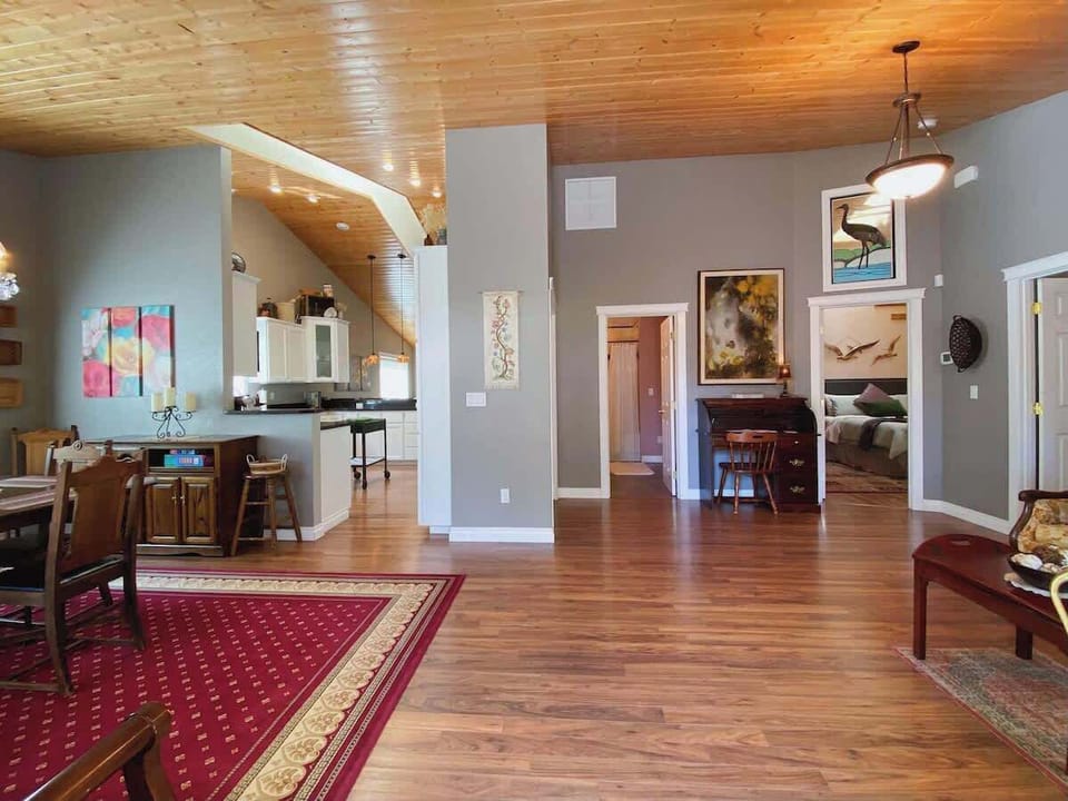 Olympic Guesthouse - Emerald Valley Inn - Entry