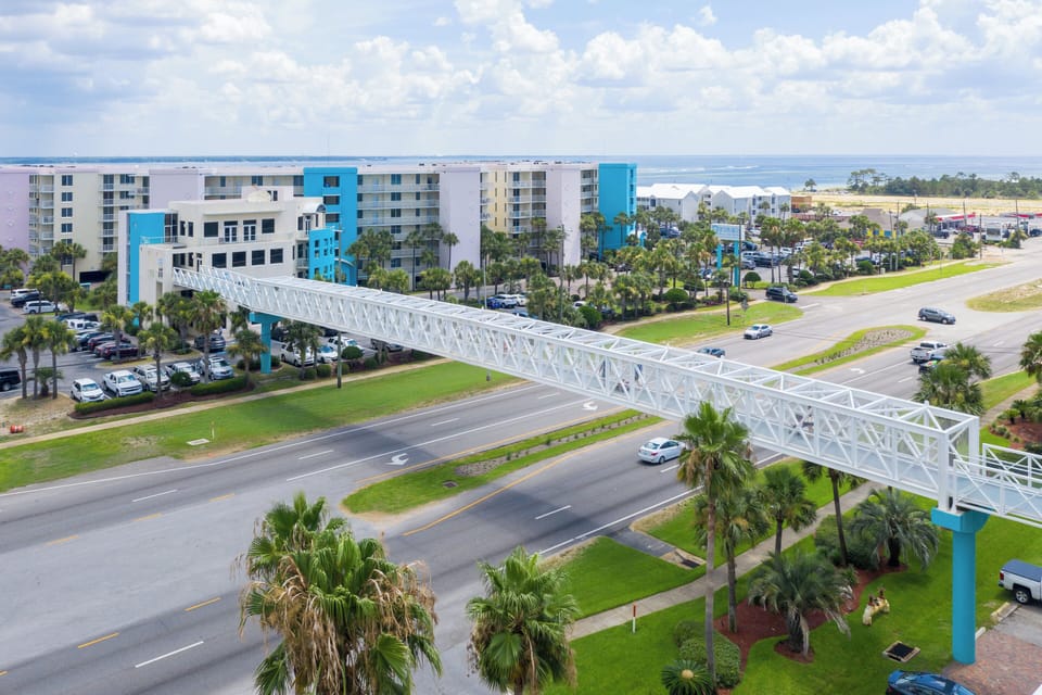 Walkover between Destin West Bayside and Gulfside
