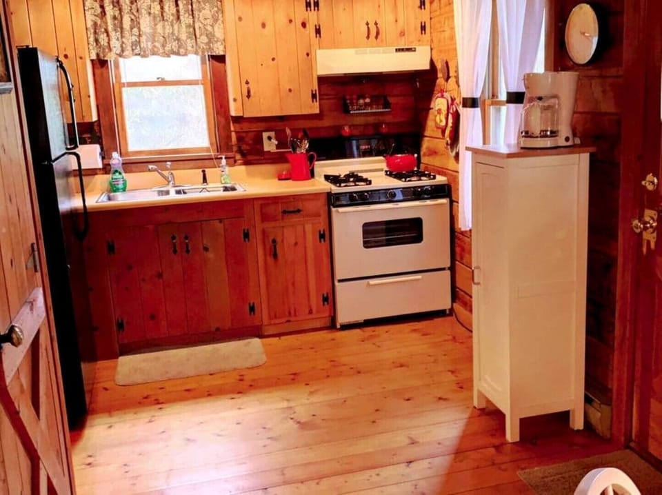 Fully equipped kitchen. 