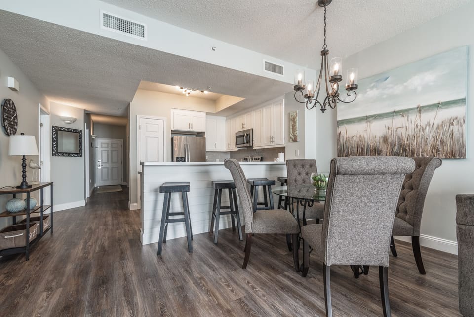 Dining/Kitchen