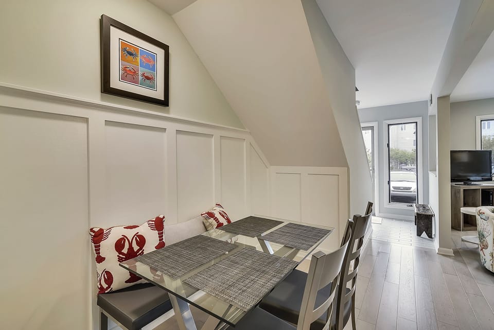 Main Level,Dining Area,