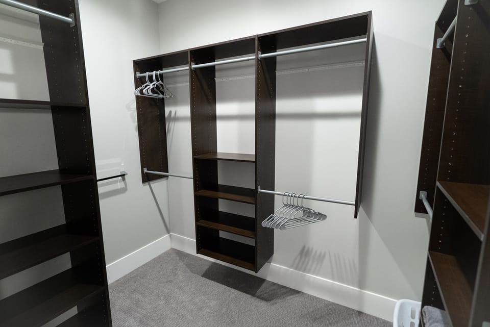 End Unit Condo (28)