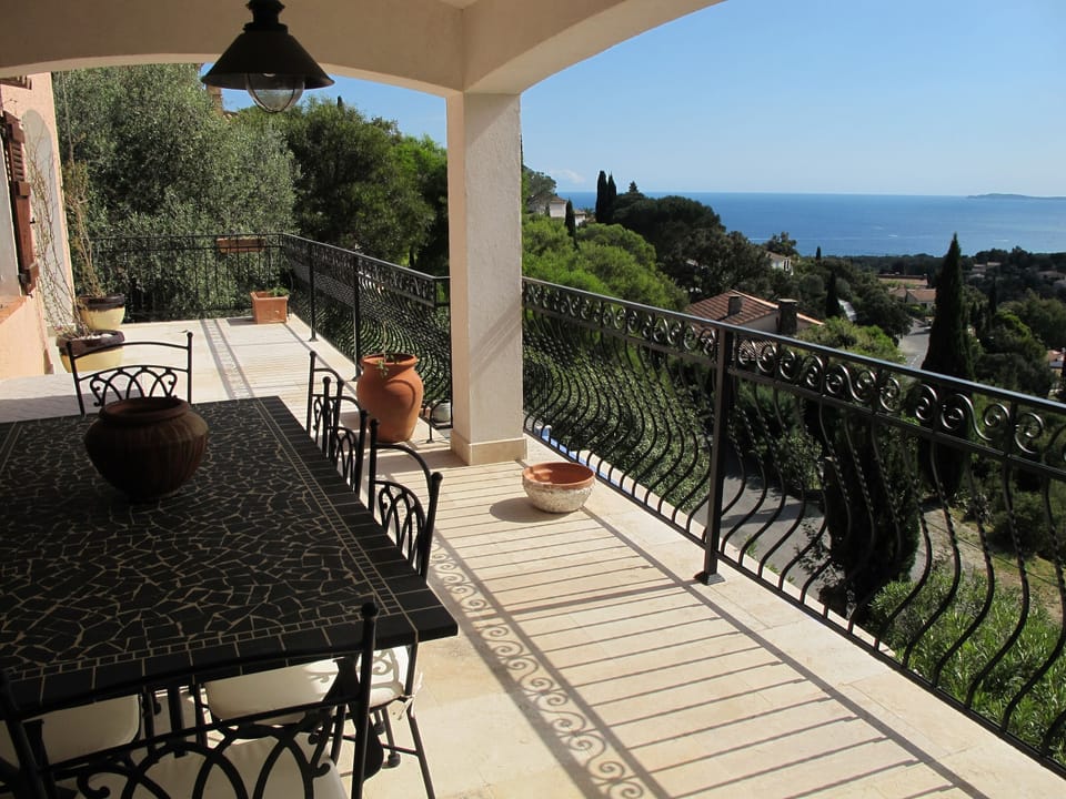 first floor terrace dining area