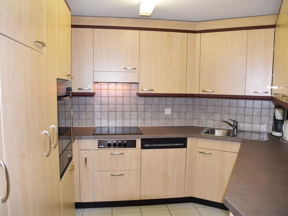 Cabinetry, Kitchen Sink, Countertop, Property, Sink, Kitchen Stove, Building, Tap, Wood, Kitchen