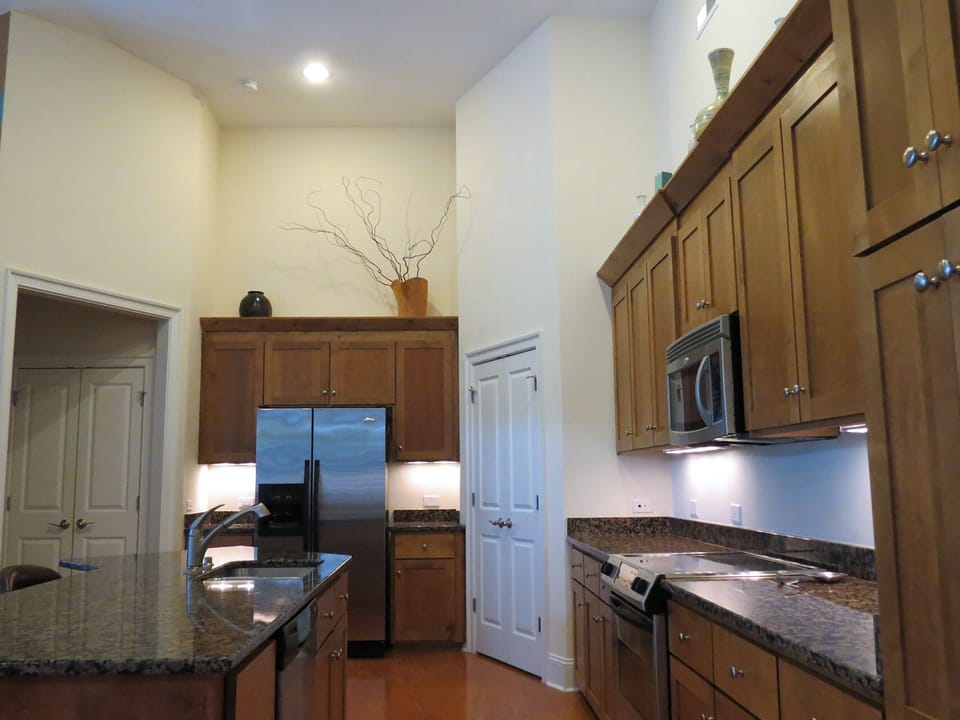 Foyer Facing Kitchen