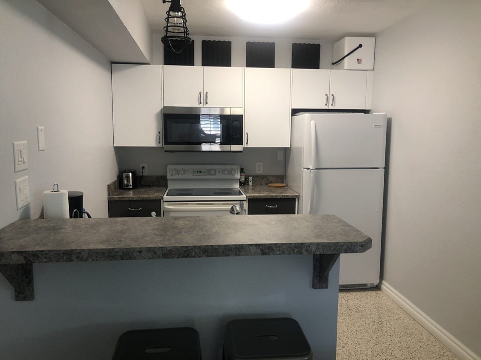Kitchen with bar