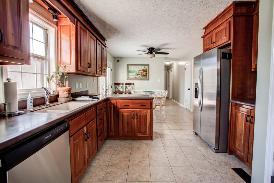 Full kitchen in case you want to cook.