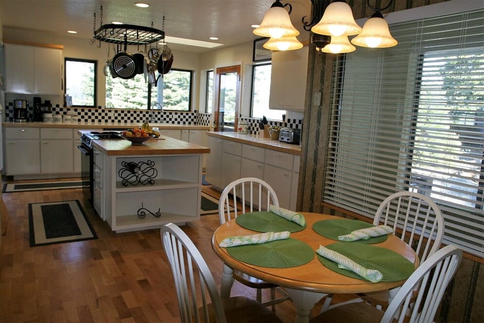 Breakfast nook off the kitchen
