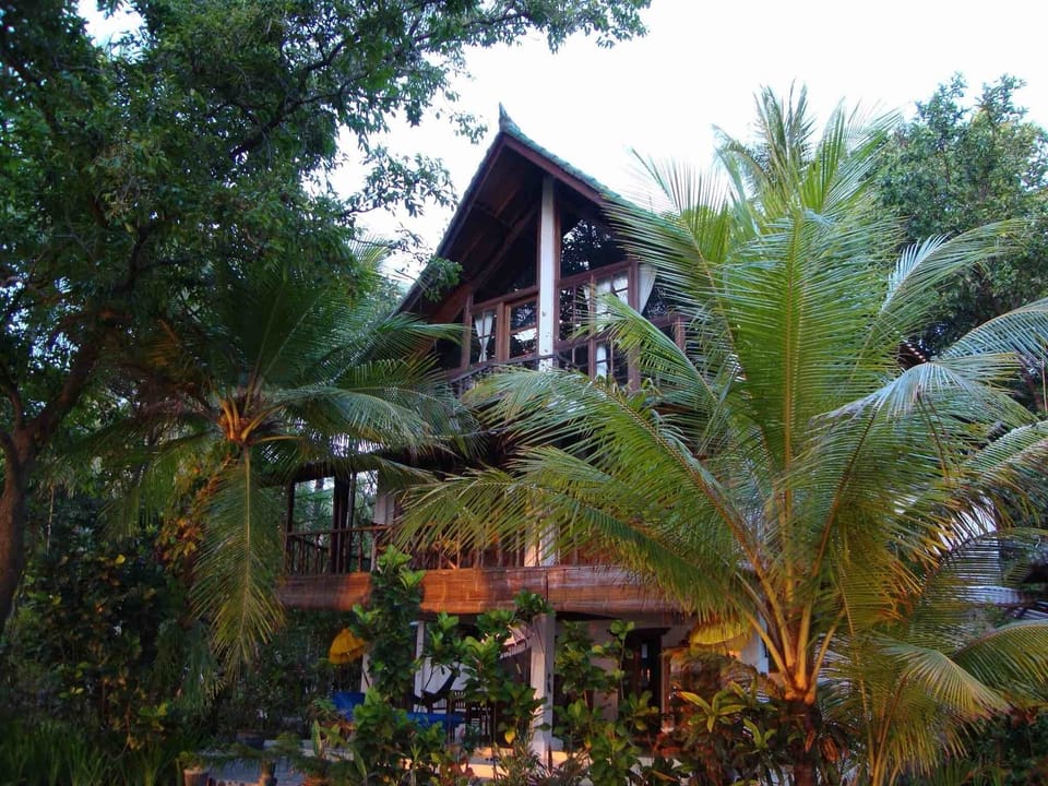 Beach House/Tejakula/AC/B&B/Internet 
