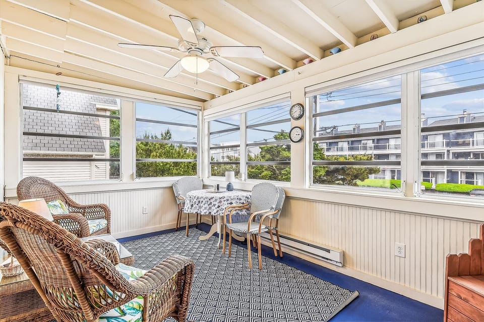 ,Screened Porch,