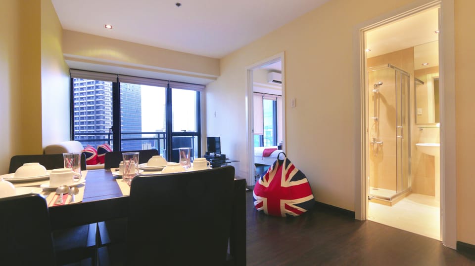 Spacious 2-BR Unit @ Knightsbridge 2110