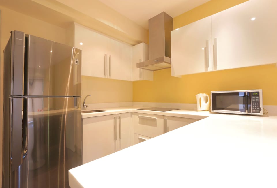 Spacious 2-BR Unit @ Knightsbridge 2110
