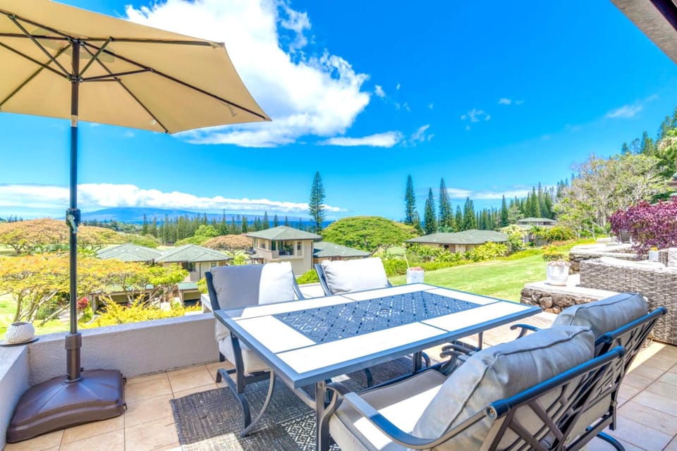   Host, toast, or just coast, this scenic retreat was built for barefoot memories and breezy relaxation 