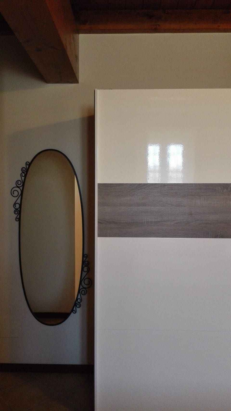 details of the main bedroom