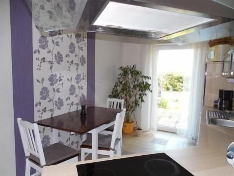 Dining area. Picture 6