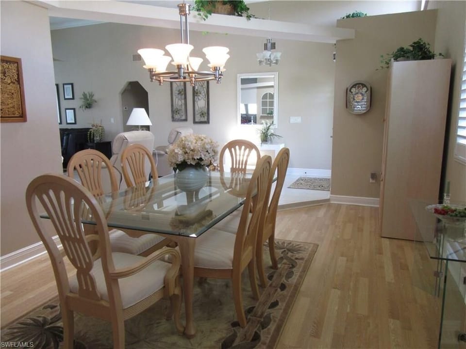 Sunken Dining Room - Watch your step