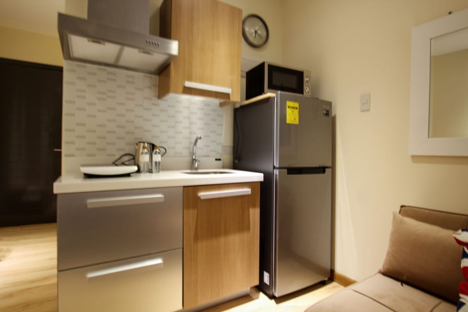 Awesome Studio Unit @ Knightsbridge 4320