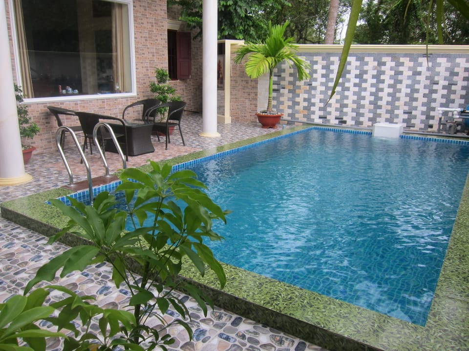 An Bnh Minh Villa and Wooden Handcrafts