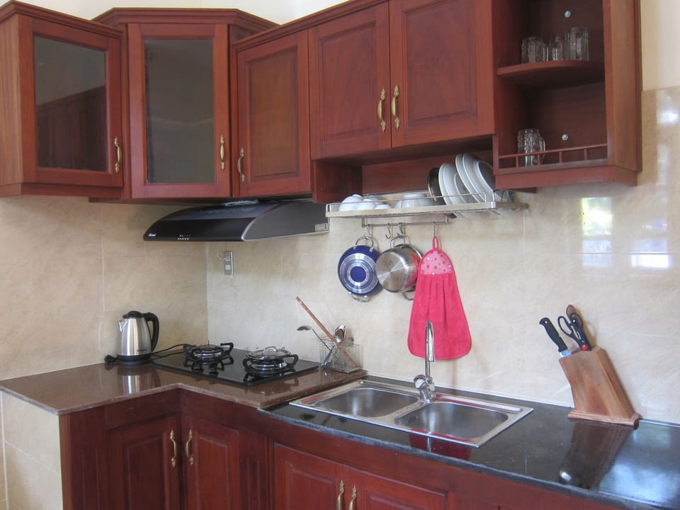 An Bnh Minh Villa and Wooden Handcrafts