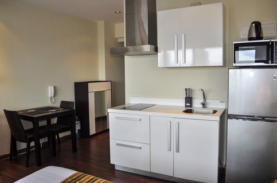 Bright & Easy Studio @Knightsbridge 2521